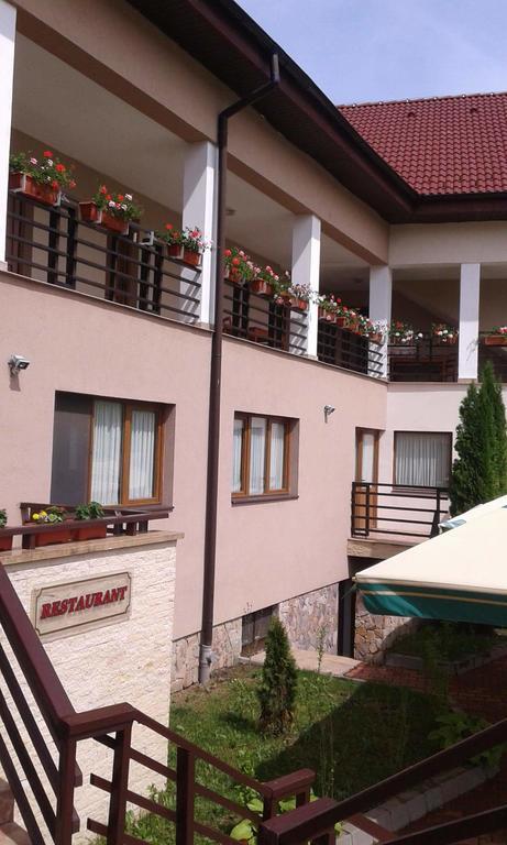 Pension Laura Cheile Turzii Petrestii de Jos Exterior photo
