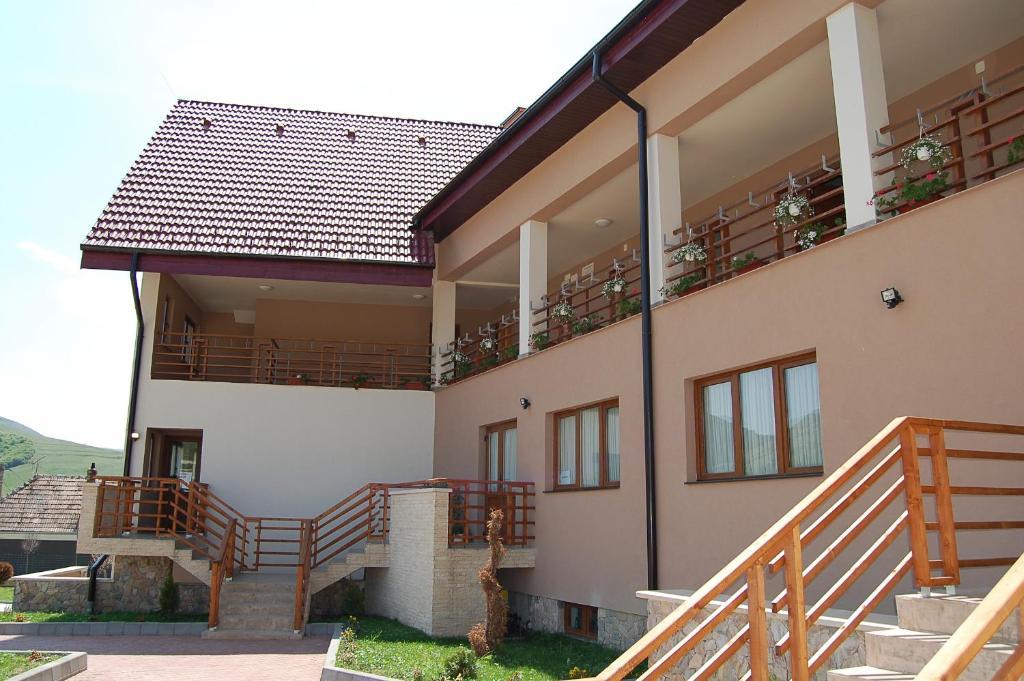Pension Laura Cheile Turzii Petrestii de Jos Exterior photo